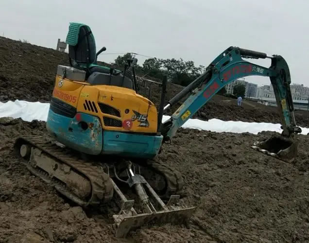 松江河道小挖機租賃,微型小挖機出租,一米寬小挖機出租